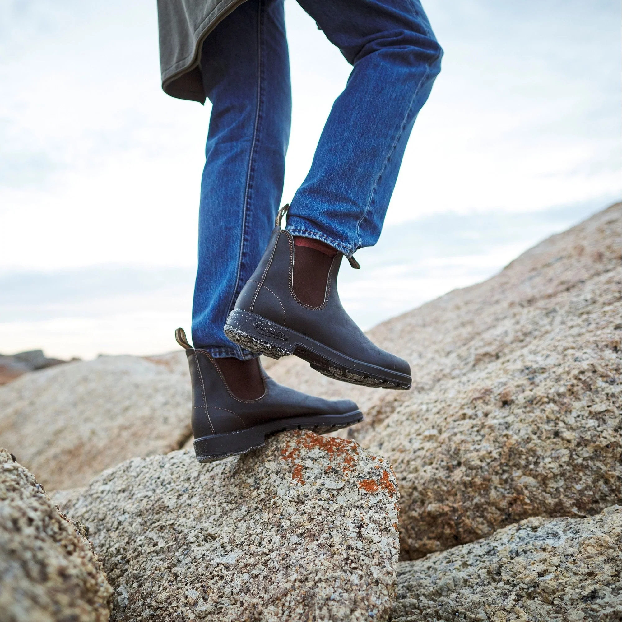 BLUNDSTONE 500 Leather Boots in Stout Brown - Image 3