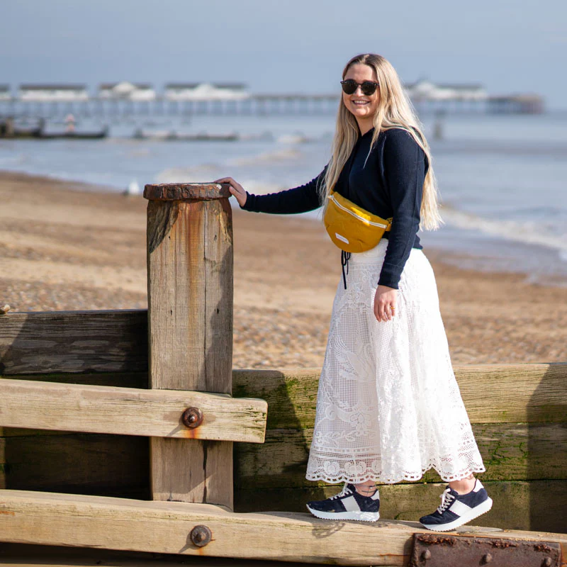 COLLEN & CLARE Fleur 100% Cashmere Hoodie in Navy Marl - Image 9